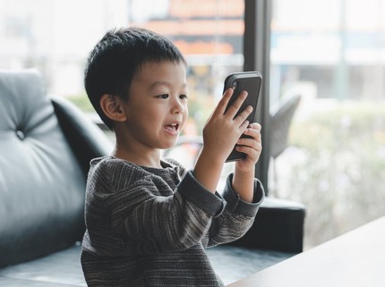 3 Tips Mengasuh Anak Zaman Now agar Tidak Kecanduan Gadget