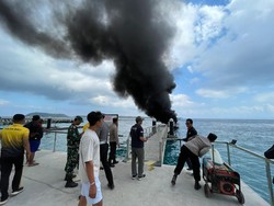Detik-detik Kebakaran Speedboat di Nusa Penida-Wajah Kapten Kapal Terbakar