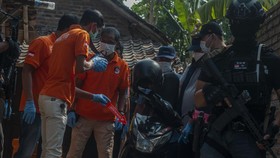 Kesaksian Warga soal Penggerebekan Terduga Teroris di Karawang