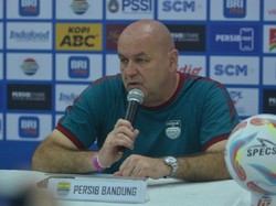 Menaruh Harapan di Pundak Bojan Hodak