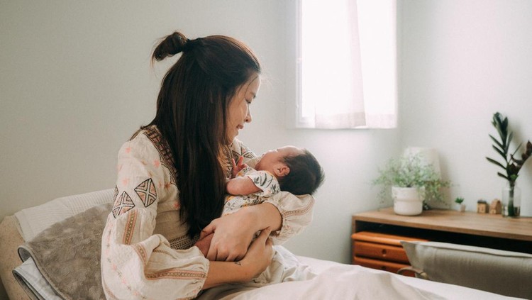 Penggunaan Lilin Aromaterapi untuk Bayi Redakan Flu, Amankah? Risiko Bahaya & Tips Aman