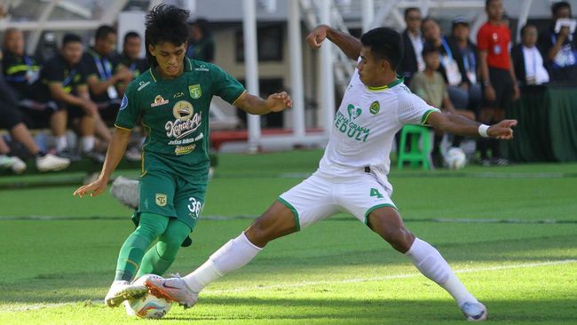 Reaksi Aji Santoso yang Nasibnya Terancam Usai Persebaya Kalah