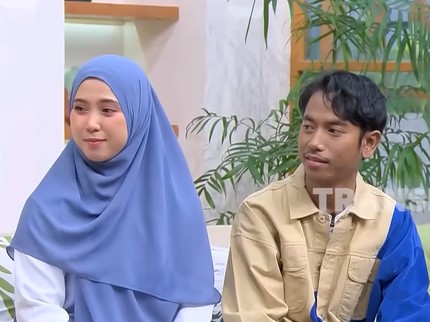 Viral Kisah Haru Istri Setia Temani Suami yang Gagal Ginjal