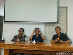 Moeldoko Bela Jokowi, Rocky Gerung: Pejabat Publik Mestinya dengan Dingin