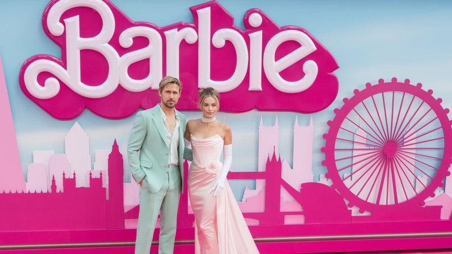 LONDON, UNITED KINGDOM - JULY 12: Margot Robbie (R) and Ryan Gosling attend the European premiere of 'Barbie' at the Cineworld Leicester Square in London, United Kingdom on July 12, 2023. (Photo by Wiktor Szymanowicz/Anadolu Agency via Getty Images)