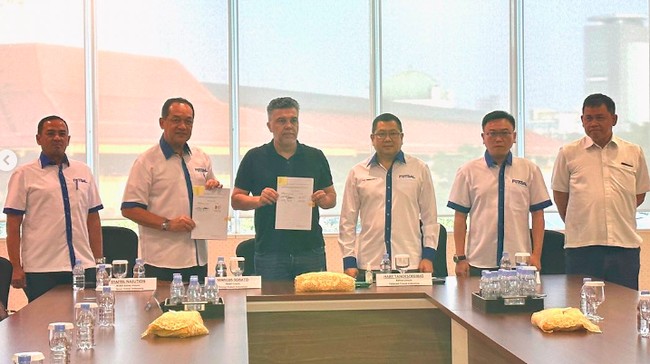 FFI resmi menunjuk Marcos Sorato sebagai pelatih Timnas Futsal Indonesia, Jumat (4/8). Marcos Sorato pernah membawa Brasil juara Piala Dunia Futsal.
