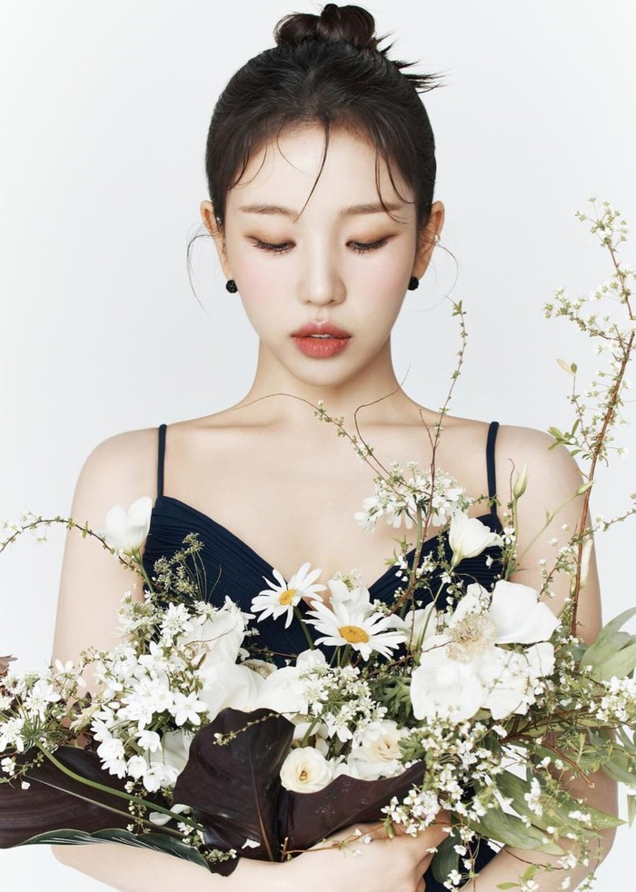 Tak terasa, Baek A Yeon akan segera melepas masa lajangnya melalui pagelaran pernikahan bersama kekasihnya yang berasal dari kalangan non-selebriti sejak mengonfirmasi hubungannya pada Februari lalu./ Foto: instagram.com/ayeoniiiiii