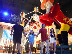 Rayakan Imlek 2025 dengan Menikmati Pertunjukan Api di Trans Studio Bali