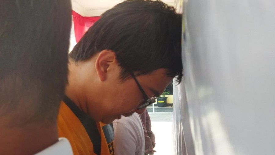 AAB yang diduga membunuh mahasiswa UI (Kurniawan-detikcom) AAB yang diduga membunuh mahasiswa UI (Kurniawan-detikcom)