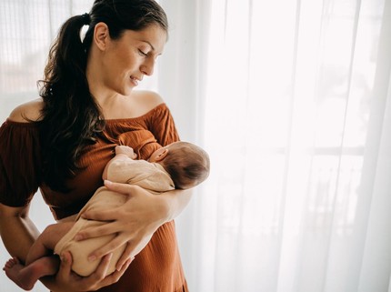 5 Tanda Bendungan ASI yang Perlu Diwaspadai Ibu Menyusui dan Cara Mengatasinya