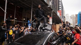 FOTO:  Streamer Kai Cenat Giveaway PS5 Picu Kerusuhan di New York