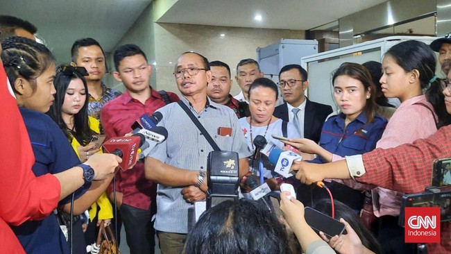 Ayah Bripda Ignatius, Y Pandi mengklaim berdasarkan hasil rekonstruksi pelaku dengan sengaja menodongkan senjata ke arah anaknya hingga menyebabkan tewas.