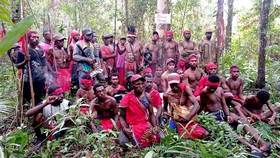 Suara Anti Sawit Suku Yaben dari Belantara Hutan Sorong Selatan