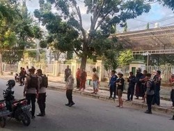 Geger! Mayat Pria Tergeletak di Belakang Kantor Wali Kota Bima