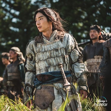 Penampilan Lee Joon Gi Gantikan Song Joong Ki di 'Arthdal Chronicles 2'