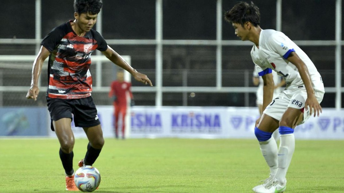 FOTO: Timnas Indonesia U-17 Dihajar Kashima Lewat 'Bola Mati'