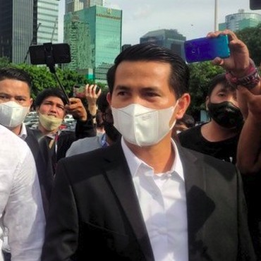 Dulu Tangani Indra Kenz, Pengacara Ini Sekarang Punya Gelar Baru