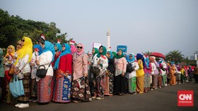 Mengenal Kebaya Encim yang Dipakai Ibu Iriana di Istana Berkebaya