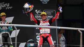 Hasil Moto3 Inggris: Menyalip di Lap Terakhir, David Alonso Juara