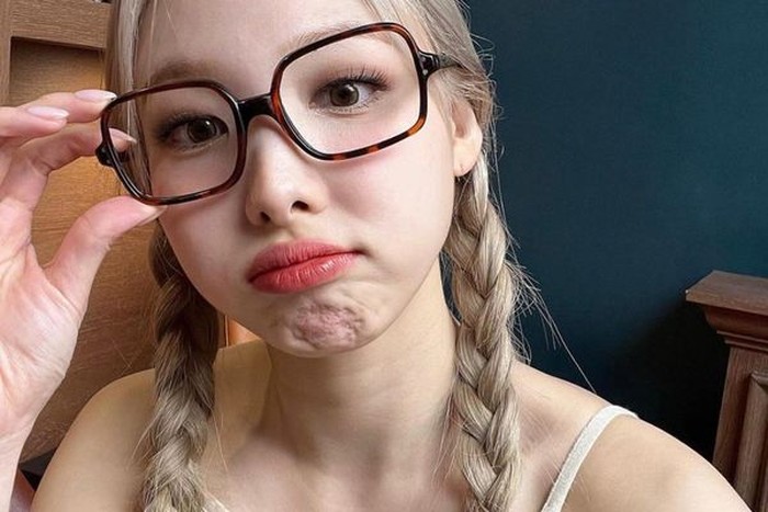 Nayeon dikenal sebagai salah satu idol K-Pop yang memiliki visual imut dan fresh, sehingga selalu tampak awet muda./ foto: instagram.com/nayeonyny
