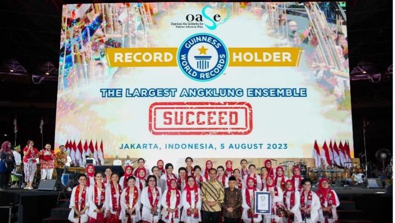 Indonesia berhasil memecahkan Guinness World Records (GWR) melalui pergelaran angklung terbesar di dunia