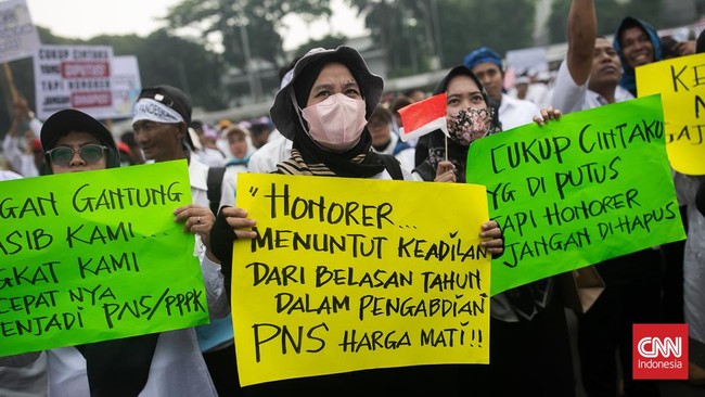 Usulan penundaaan penghapusan tenaga honorer akan dimasukkan dalam salah satu pasal di RUU Nomor 5 tahun 2014 tentang Aparatur Sipil Negara (ASN)