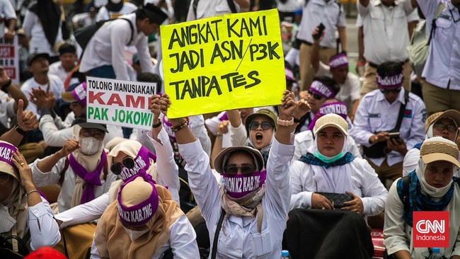 Guru honorer yang mengajar di SMPN Jakarta mengugat Pasal 66 UU 20/2023 tentang Aparatur Sipil Negara (ASN) ke Mahkamah Konstitusi (MK).