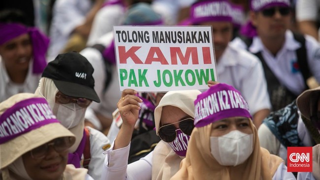 Pegawai honorer asal Banten yang melakukan unjuk rasa di depan Gedung DPR RI Jakarta, Senin (7/8) terancam mendapat sanksi.