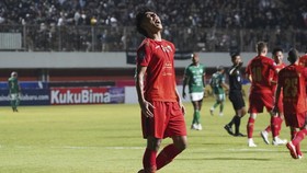 Viral Hanif Sjahbandi Selamatkan Ofisial PSS dari Amukan Suporter