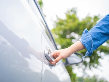 img-title Jangan Tinggalkan, Ini 11 Benda yang Sangat Berbahaya Jika Disimpan di Mobil