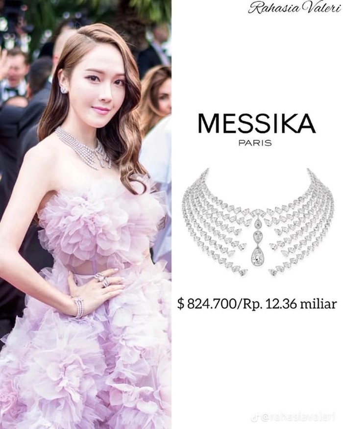 Jessica, the former Girls' Generation, complemented her Ralph & Russo dress with a Messika necklace worth around IDR 12.4 billion at the 2018 Cannes Film Festival. / Photo: kbizoom.com
