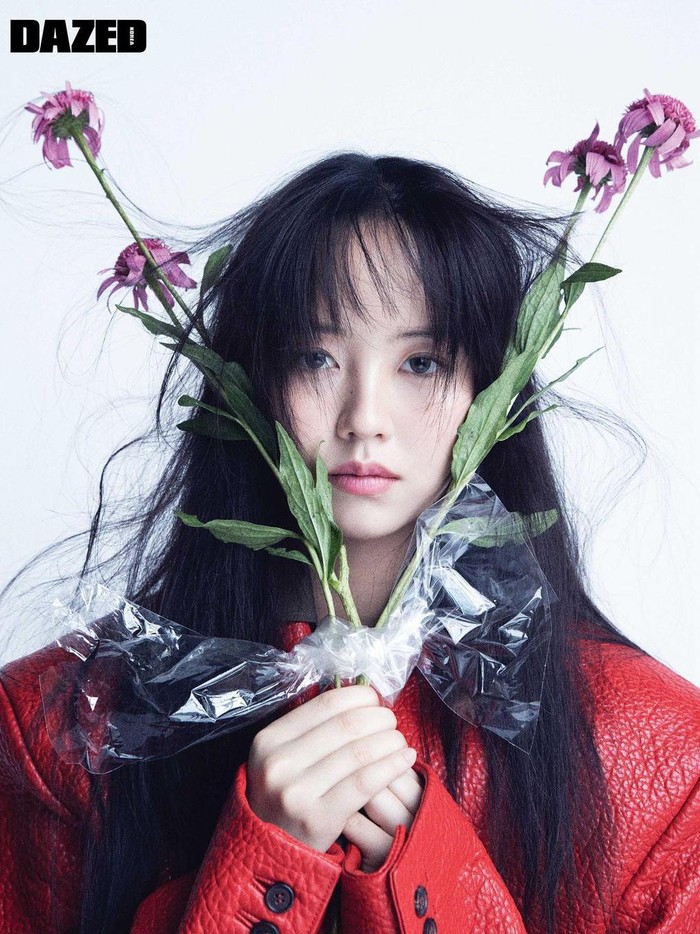 Salah satu mantan aktris cilik yang kini kariernya kian gemilang yakni Kim So Hyun memukau penggemar lewat potret terbarunya./ Foto: instagram.com/wow_kimsohyun