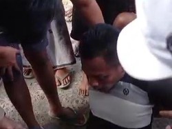 Terciduk Emak-emak Maling Motor, Pria Ini Ngumpet di Gorong-gorong