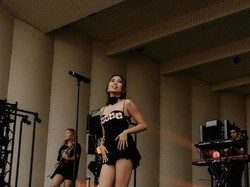 Lirik Lagu Friends - Niki