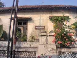 Arsitektur Rumah Pocong Sumi Bergaya Kolonial Belanda yang Masih Kokoh Berdiri