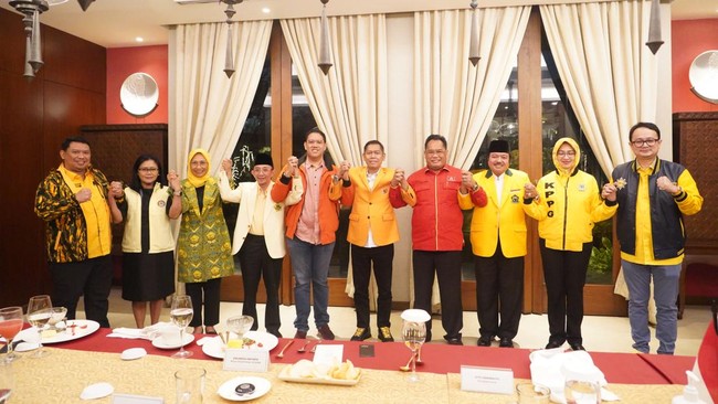 Seluruh ormas yang didirikan dan organisasi sayap Partai Golkar solid memberikan dukungan kepada kepemimpinan Airlangga Hartarto di partai pohon beringin ini.