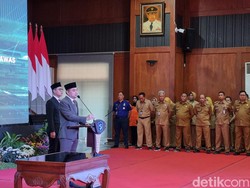 Walkot Eri Rotasi 189 Pejabat Surabaya: Saya Butuh Staf Ahli yang Garang!