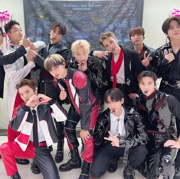 Lirik Lagu Lip Gloss - The Boyz