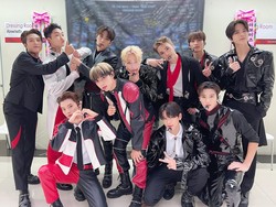 Lirik Lagu Lip Gloss - The Boyz