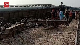 VIDEO: Kecelakaan Kereta di Pakistan, 30 Orang Tewas dan 80 Luka-luka