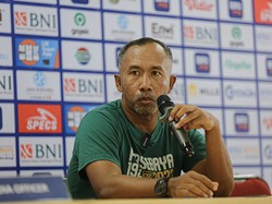 Persebaya Perpanjang Karteker Uston Nawawi hingga September