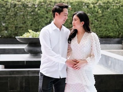 7 Potret Pesta Gender Reveal Valencia Tanoesoedibjo & Kevin Sanjaya Bertema Bulu Tangkis
