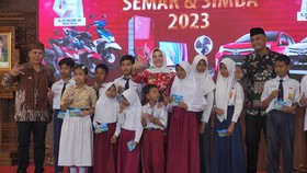 Bupati Sri Mulyani Ajak Warga Menabung di Bank Klaten