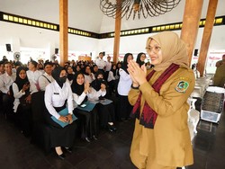 Serahkan SK ke 334 Guru PPPK, Bupati Ipuk: Bangun Banyuwangi dengan Pendidikan