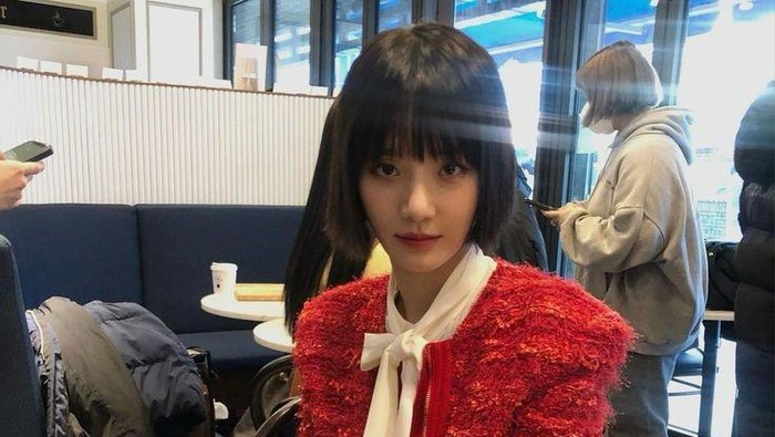 Buat Gaya Rambut Pendekmu Stunning dengan OOTD Park Gyu-young dari Drama 'Celebrity'