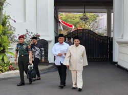 Bertemu Jokowi Bareng Prabowo, Habib Luthfi Enggan Digiring Urusan Politik