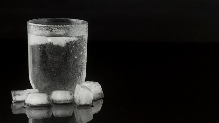 Ice Hack Diet, Cara Diet Baru dengan Konsumsi Es Batu. Amankah Dilakukan?