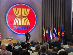 Jokowi Ingin RI Letakkan Fondasi Kuat ASEAN, Singgung Situasi di Myanmar