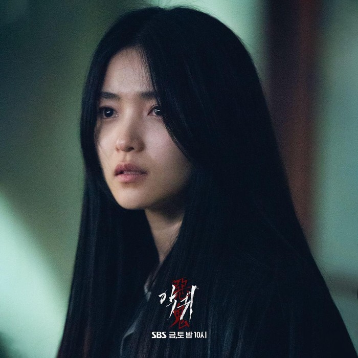 Kim Tae Ri di drama Revenant 4 Artis Korea yang Sukses Berperan dengan Konsep 'Duality'