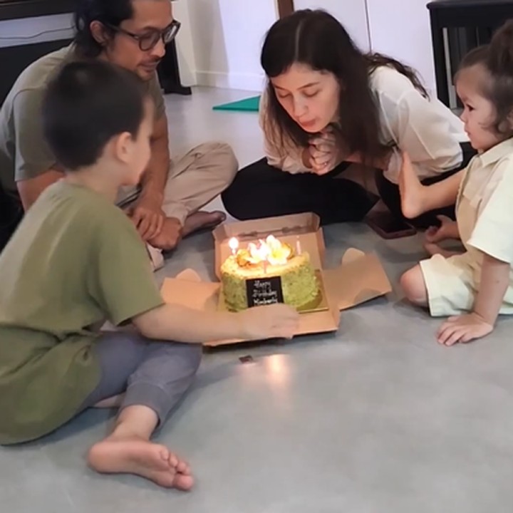 <p>Wanita kelahiran Jakarta tersebut baru genap berusia 30 tahun pada 6 Agustus yang lalu. Namun di momen ini, ada kejadian yang tak terduga. (Foto: Instagram @kimbrlyryder)</p><p> </p>